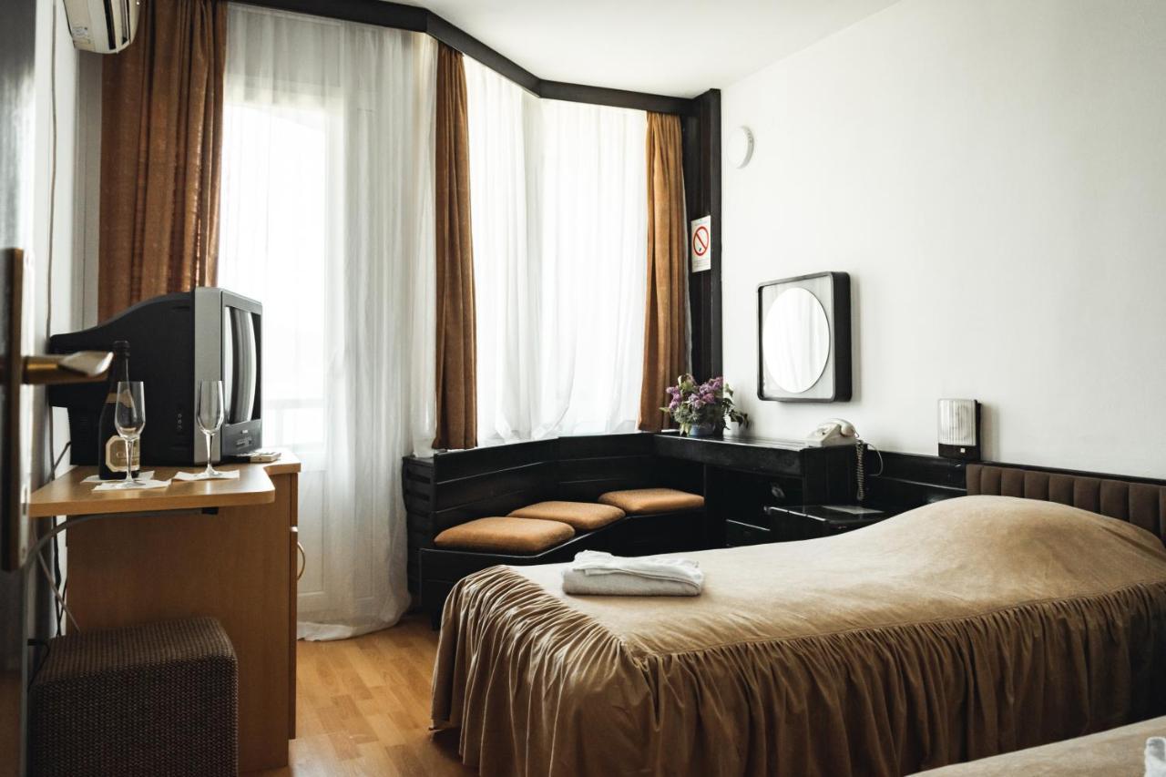 Hotel Lepenski Vir Donji Milanovac Esterno foto