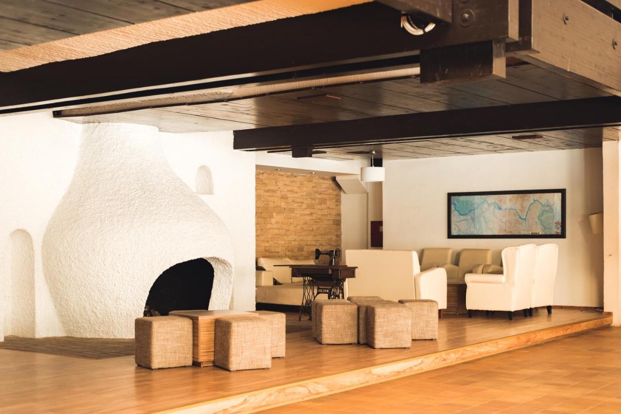 Hotel Lepenski Vir Donji Milanovac Esterno foto