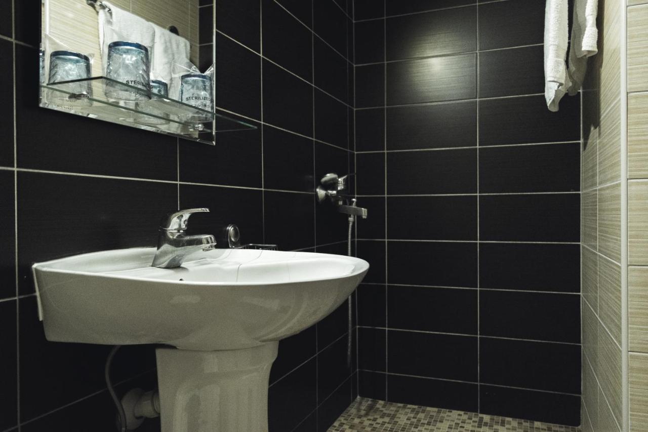 Hotel Lepenski Vir Donji Milanovac Esterno foto